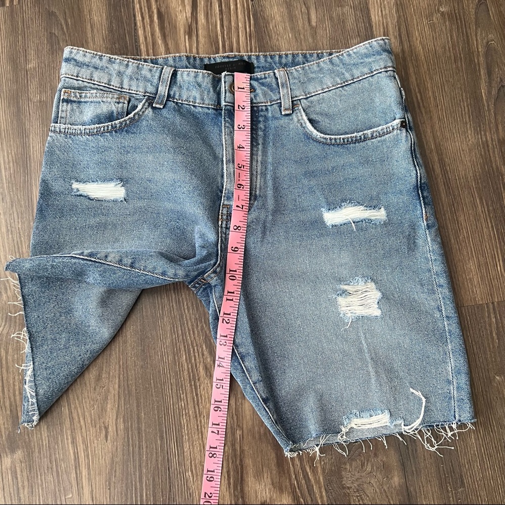 Forever 21 Men NWT Distressed Mid Rise Skinny Jean Shorts - Picture 9 of 13